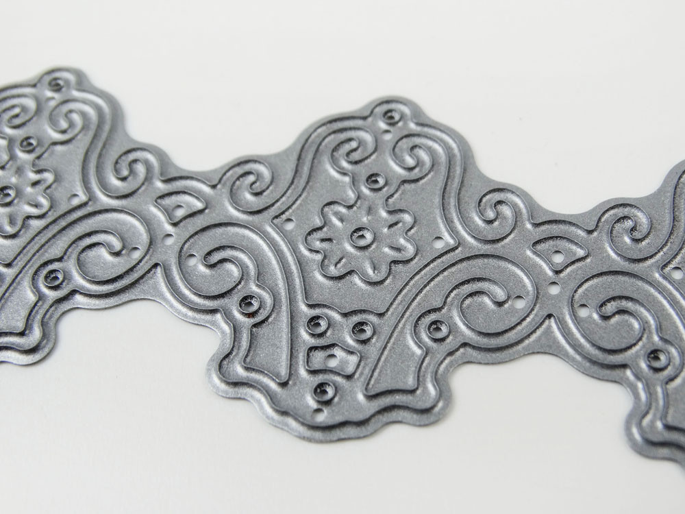 Tattered Lace RETIRED Demure Border Dies D316