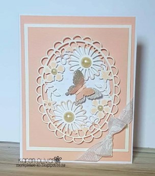 Frantic Stamper Cutting Die- Floral Oval Medallion