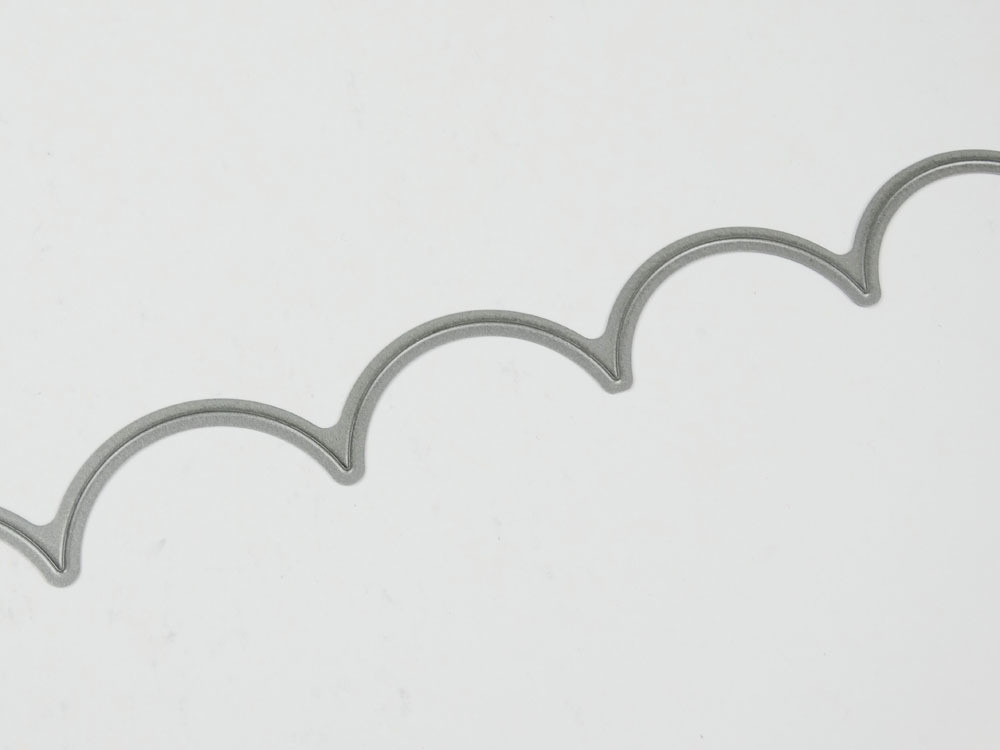 Tattered Lace XXL Scallop Edge Border Die D580