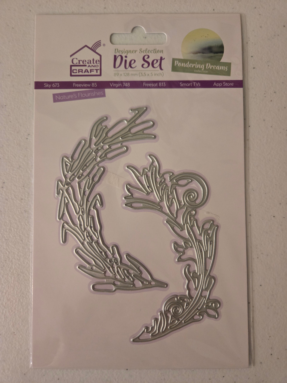 Studio Light- Pondering Dreams- Die Set- Nature's Flourishes