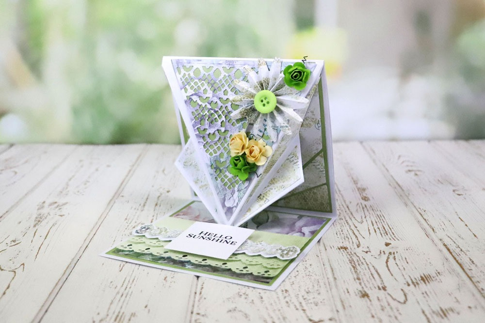 Tattered Lace Pleated Flowers Die (701351)