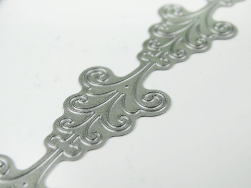 Tattered Lace - Krystal Border - D410 Cutting Die