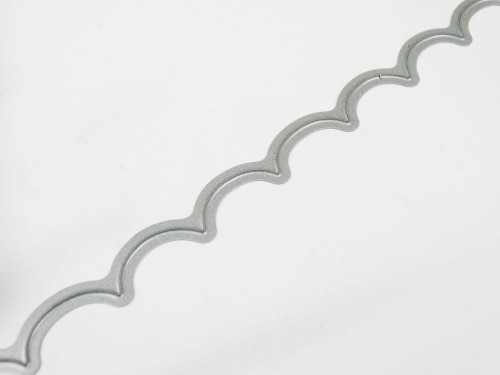 Tattered Lace RETIRED Med Scallop Edge Border D585