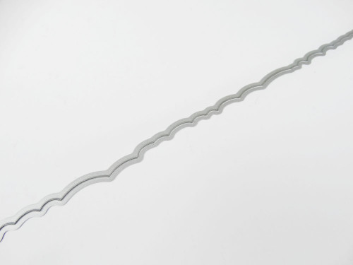 Tattered Lace RETIRED Wavy Edge Border D573