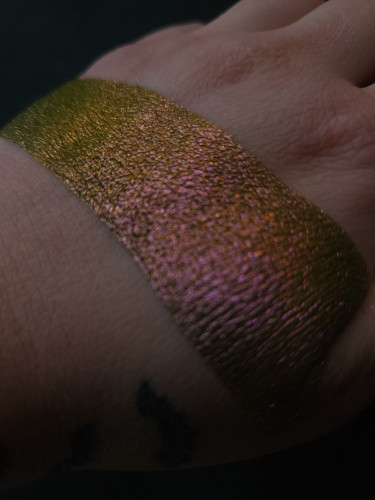 Not Odd Enough Semi Loose Eyeshadow