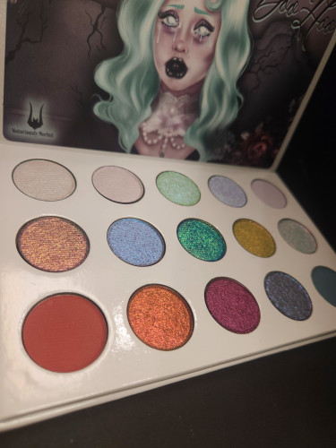 Boo Hoo Pressed Eyeshadow Palette - Happy Haunting Event Boo Hoo Pressed Eyeshadow Palette - Happy Haunting Event