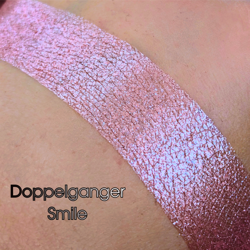Doppelgänger Smile Pressed Single Eyeshadow