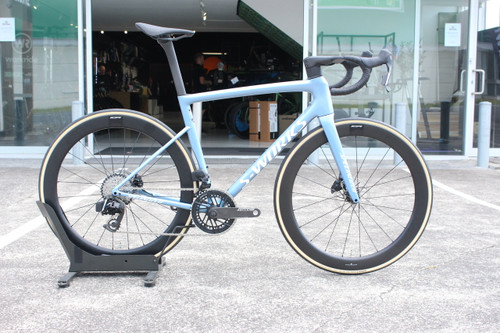 S-works Tarmac SL8  Gloss Glacial Metallic / Red To Gold Pearl / White W/ Scope S5, Roval Cockpit, Sram Force E1 AXS 56cm