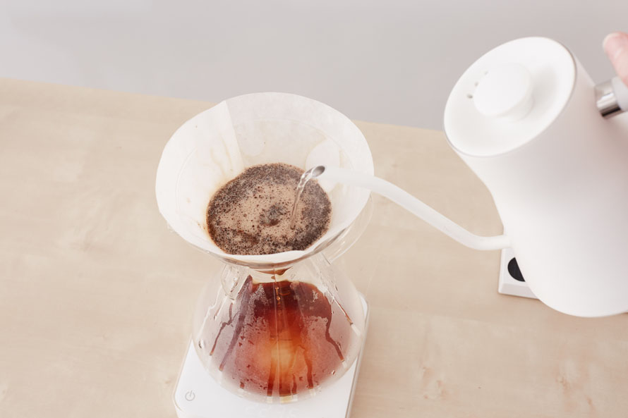 Brewing a Chemex