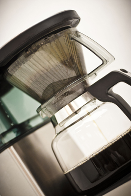 Bonavita Auto Brewer Close Up Side Bonavita glass carafe auto brewer closeup