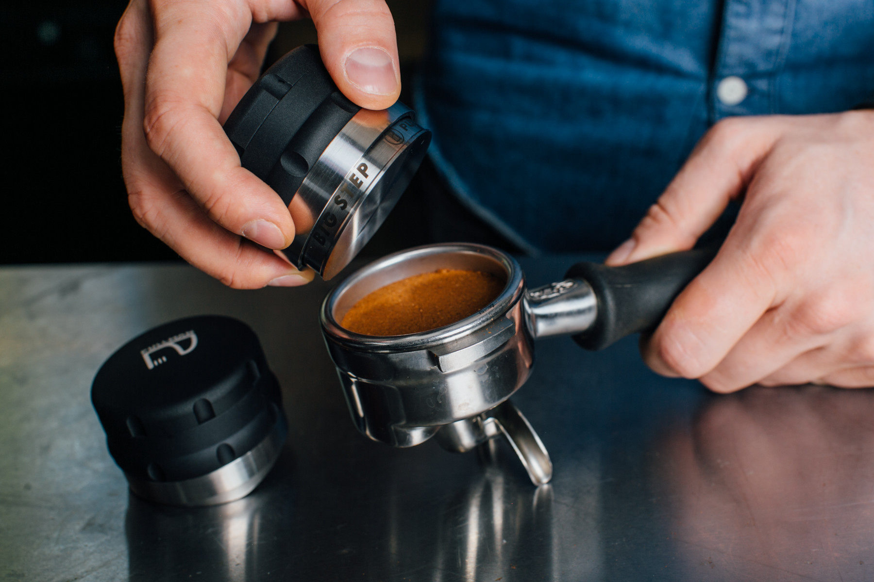 Pullman Palm Tamper with Big Step Base