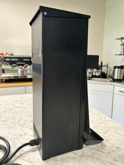 SCRATCH & DENT - EXCELLENT | Ditting KR804 Retail Coffee Grinder (Standard Shaker Plate)