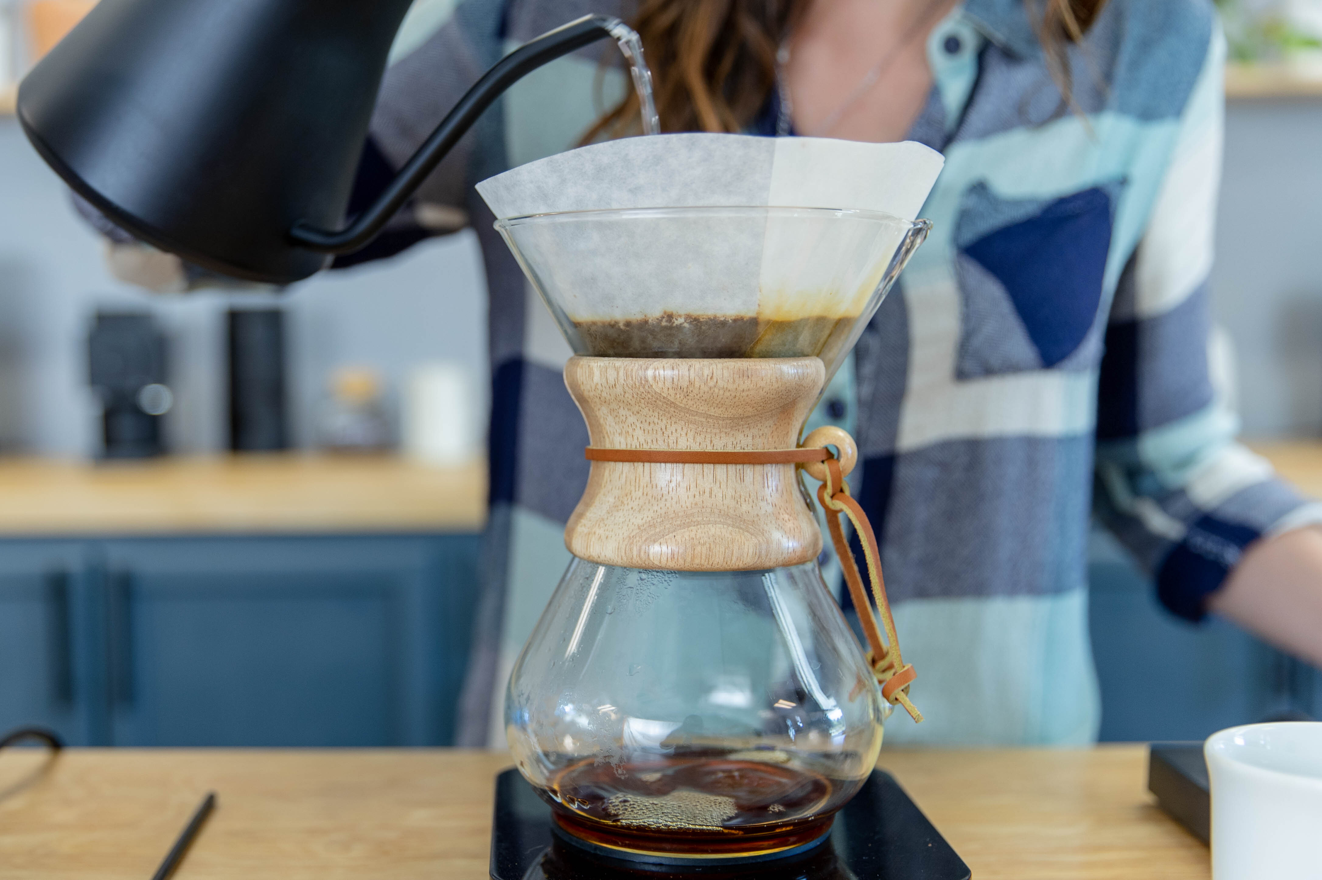 How to Make Pour Over Coffee Chemex: A Comprehensive Guide