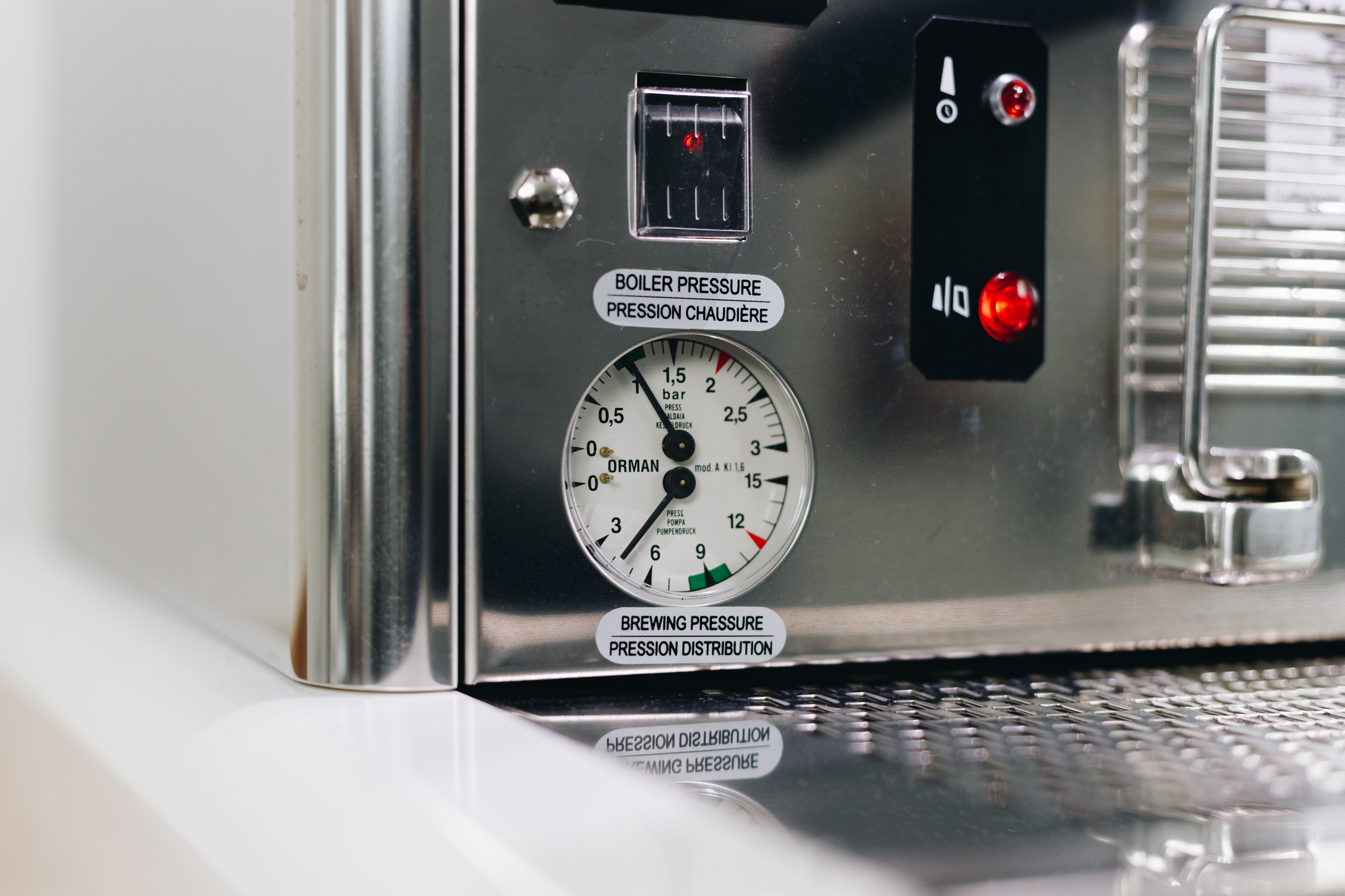 Boiler and brewing pressure gauges