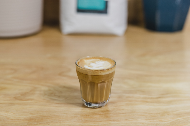 Cortado birds side view
