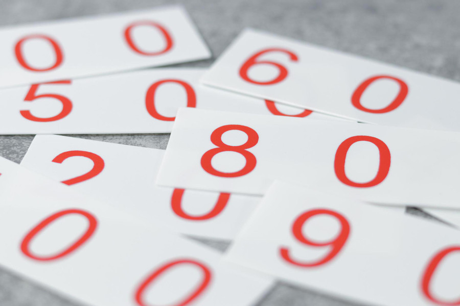 Small Number Cards 1–9000: Plastic