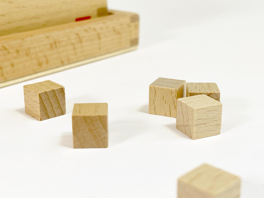 Box with Cubes for Pink Tower
