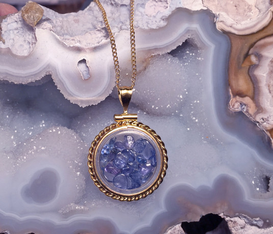 Montana Yogo Sapphire Locket Pendant Rope Edge Gold Filled Montana Yogo Sapphire Locket Pendant Rope Edge Gold Filled