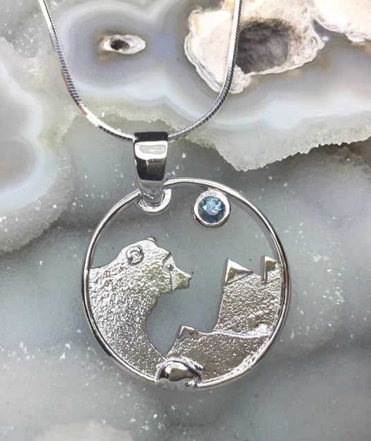 Montana Sapphire Bear Mountain Pendant 925 Sterling Silver Montana Sapphire Bear Mountain Pendant 925 Sterling Silver