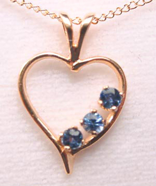 Montana sapphire 3 stone open heart pendant blue 14K gold Montana sapphire 3 stone open heart pendant blue 14K gold