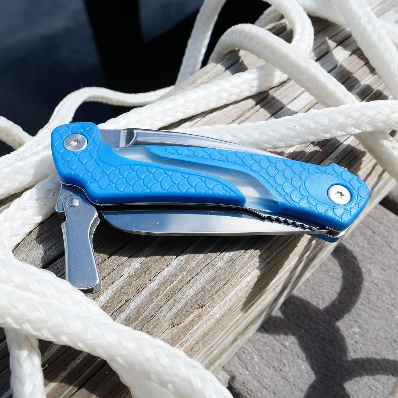 Cuda Titanium Bonded Marlin Spike Folding Knife Non-Slip Scale Pattern Grip