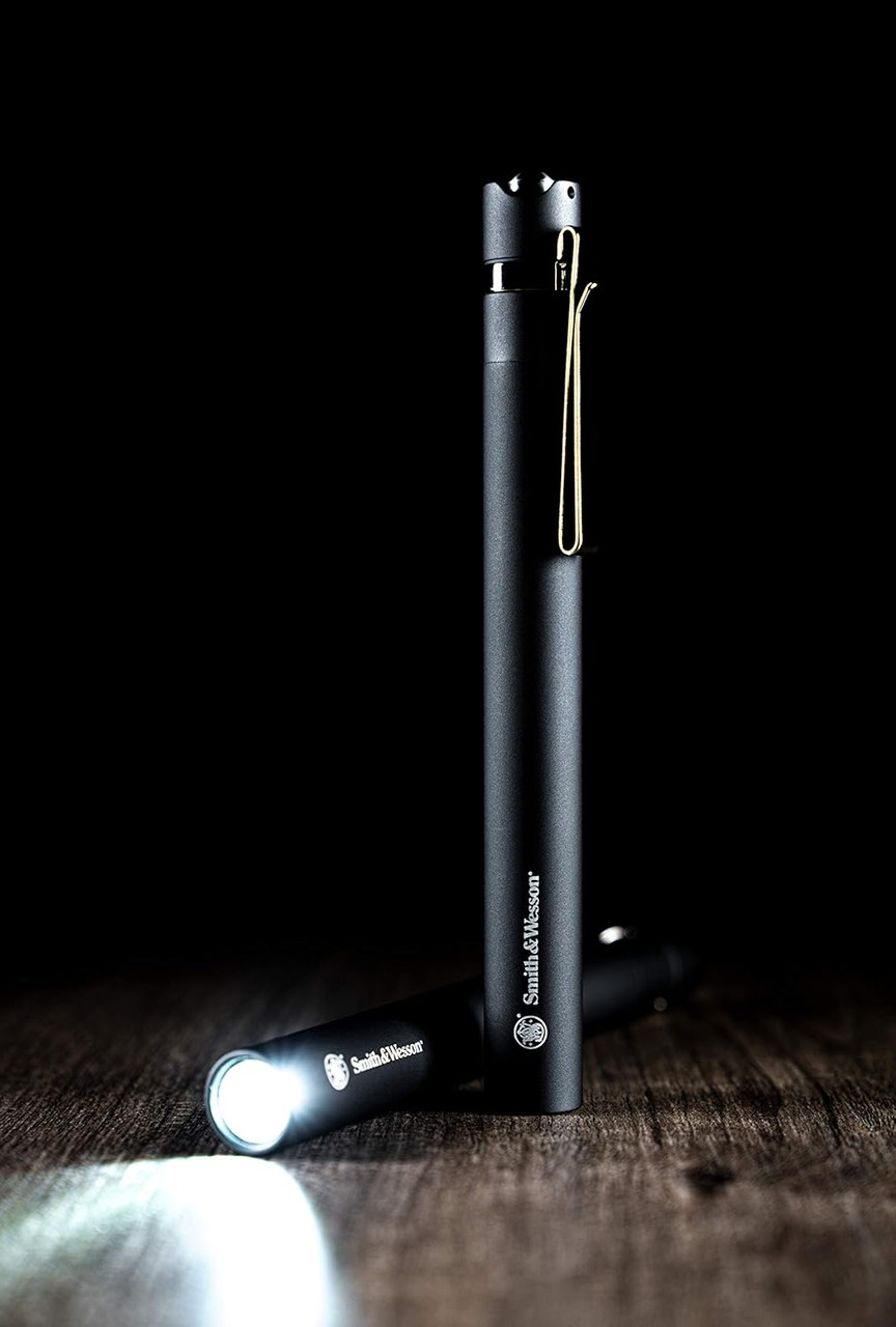 Smith & Wesson Night Guard Slim Flashlight 175 Lumens W/ High/Low Modes