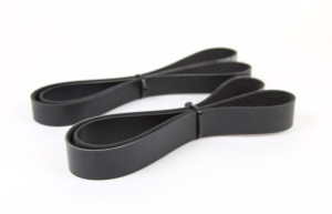 Set of serpentine belts for a Detroit Series 60