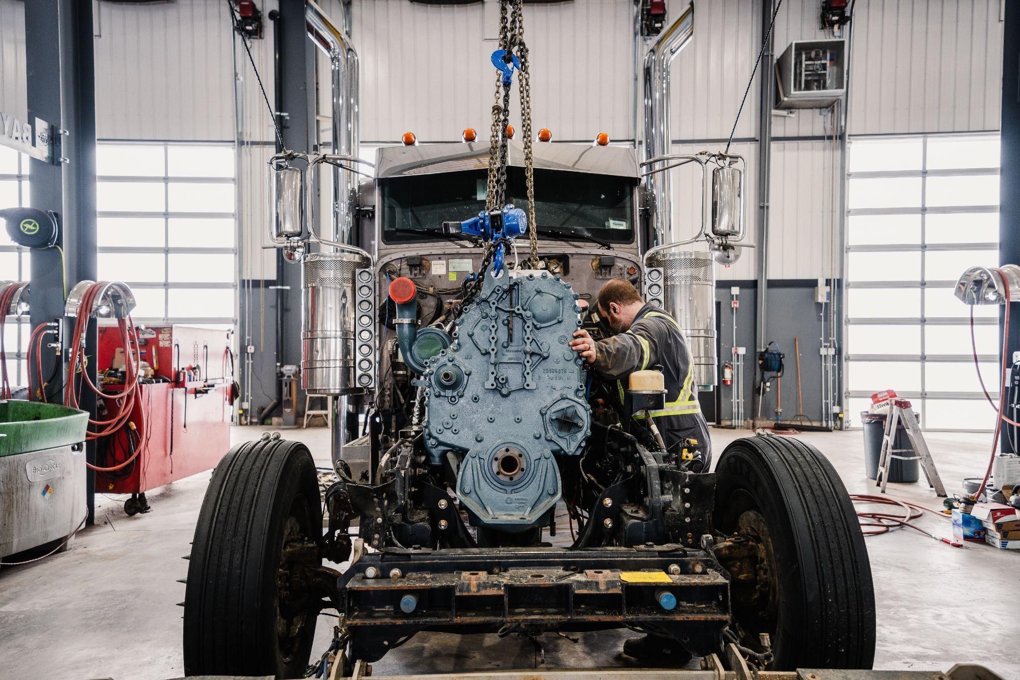 Peterbilt 389 Paccar to Detroit engine conversion