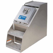 4900 YEAR 1995 18 X 23.5 X 28.5 INCH SMOOTH ALUMINUM SADDLE BOX W STEP