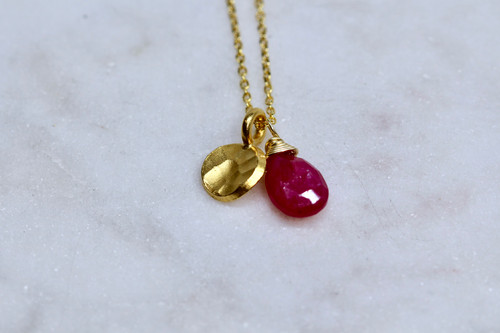 0.96 CTTW Ruby and Diamond Disc Necklace in Yellow Gold | New York Jewelers  Chicago