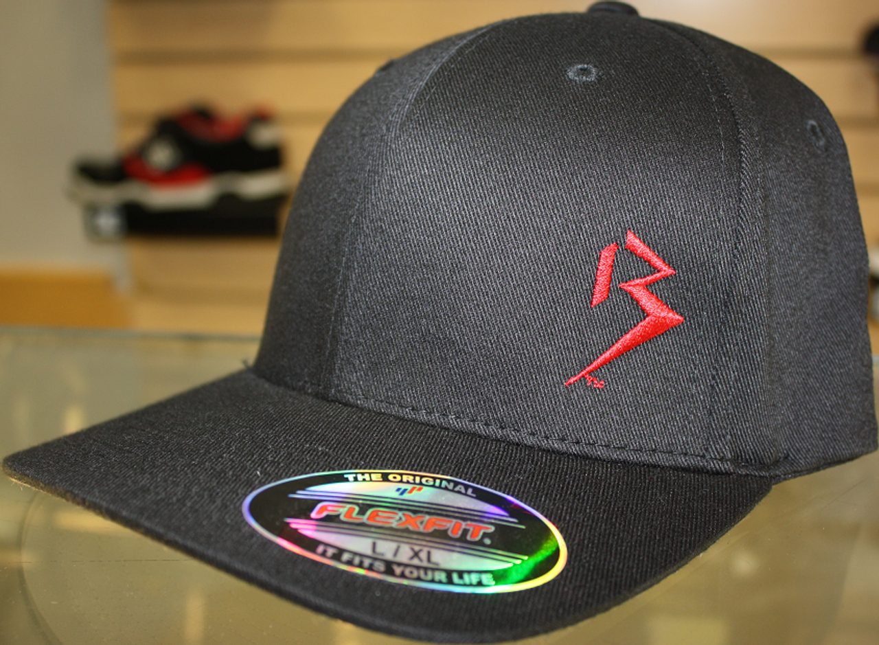 EMBLEM FLEXFIT HAT [BLK] L/XL