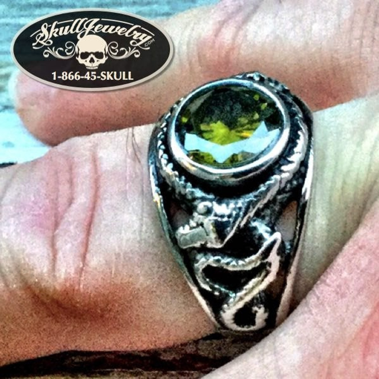 Green Stone Diamond Finger Ring | Buy diamond rings online at rinayra.com