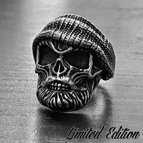 'Caught Between the Devil and the Deep Blue Sea' - Skull Ring (item#306)