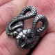 anillo de serpiente de cascabel - escamas de reptil