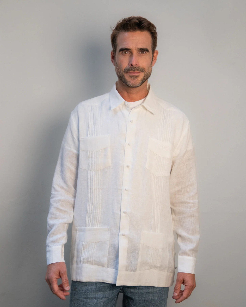 【WHITE】Leno cloth guayabera shirt Sautter Carlos White Linen Guayabera | Premium Cigar Clothing | GQ