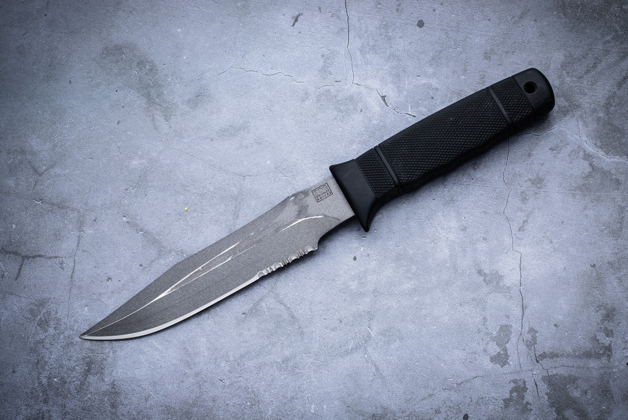 SOG Knives Vintage Japan Seal 2000 Fixed Blade Knife Gray Finish w/ Black Handle and Sheath