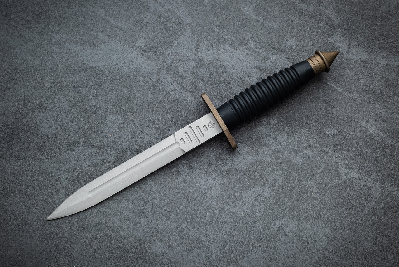 Strider V42 Dagger