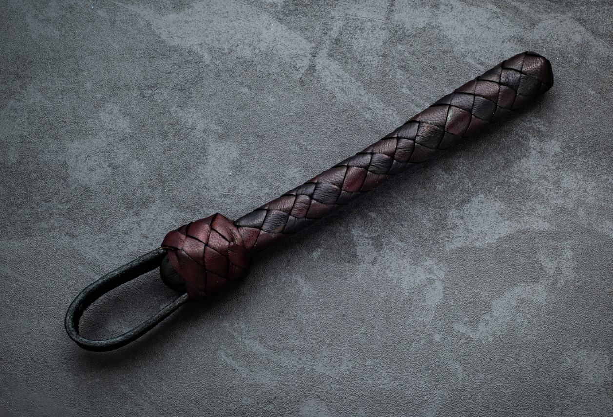 Witchdoctor Zero 8" Cable Jack Black Mahogany Leather BlackJack