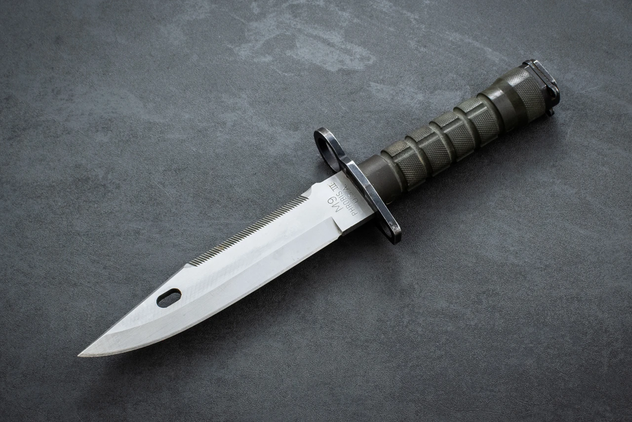 Buck Knives M9 Phrobis III Bayonet Bead Blast Blade w/ Green Zytel Handle and Sheath