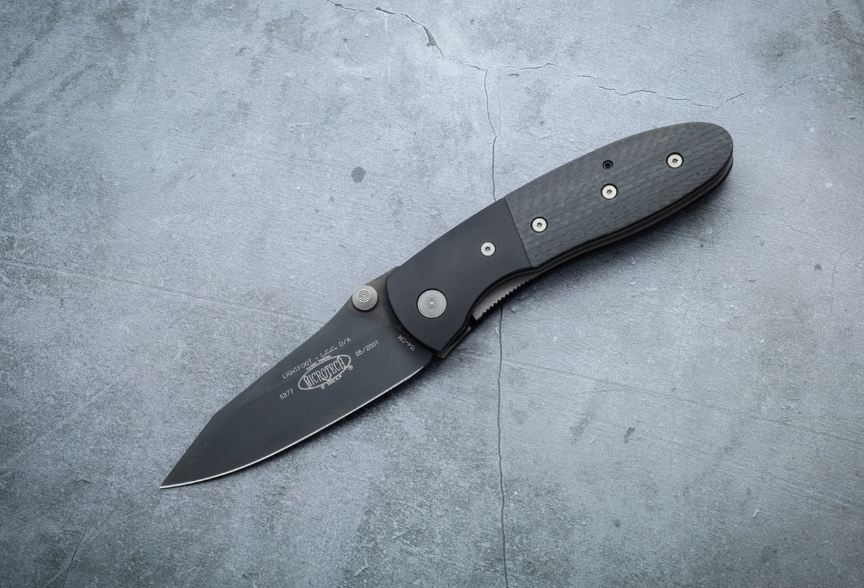 Microtech Knives Lightfoot LCC Dual Action Automatic Knife Black Blade w/ Titanium Bolsters and Carbon Fiber Handles - 05/2001