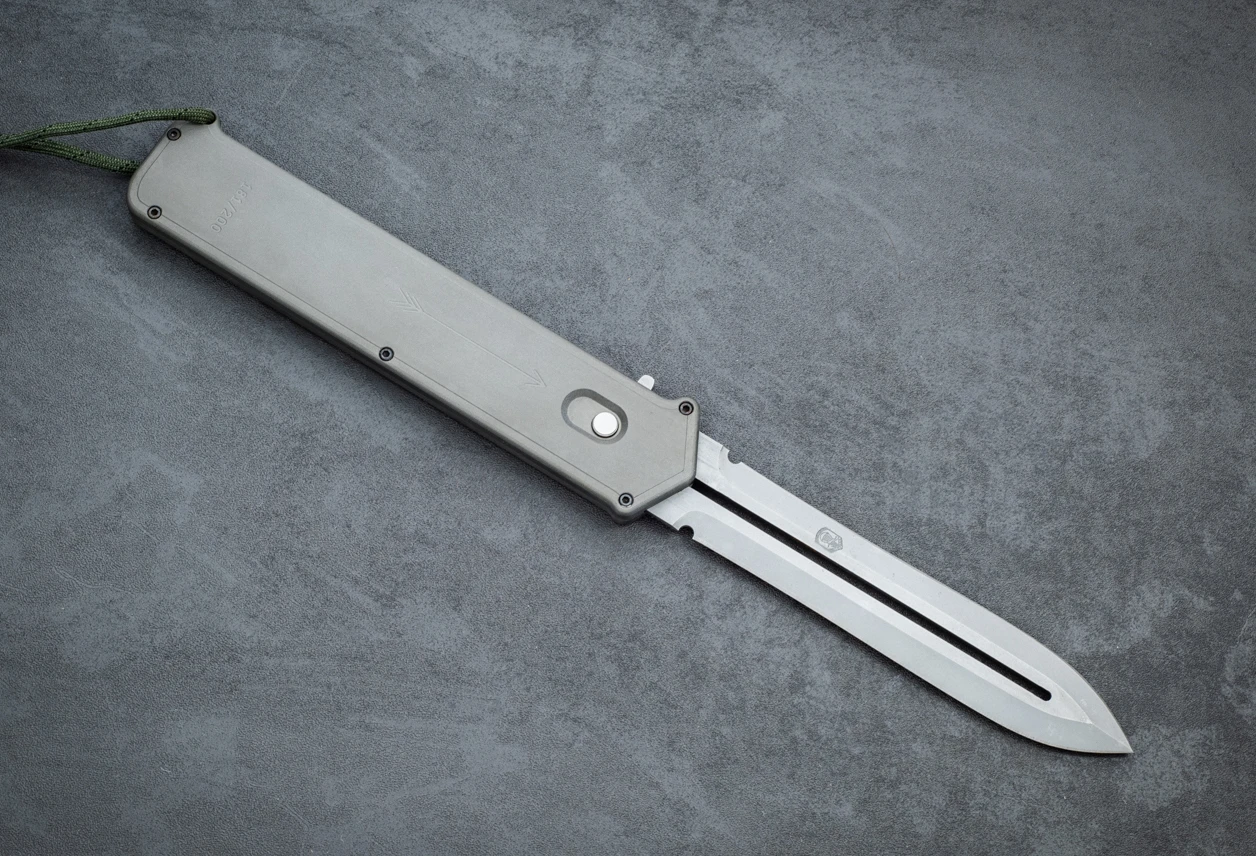 Rob Dalton Giant Cupid Serial #181/200 OTF Automatic Knife Bead Blast Blade w/ Gray Aluminum Handle 