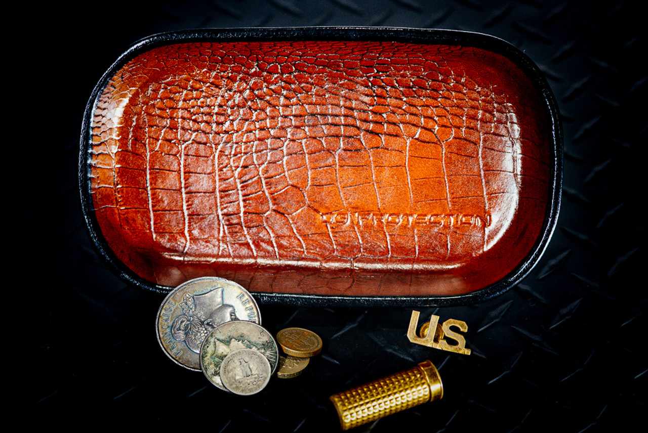 D3 Protection Oval Tan/Black Alligator Print Valet tray