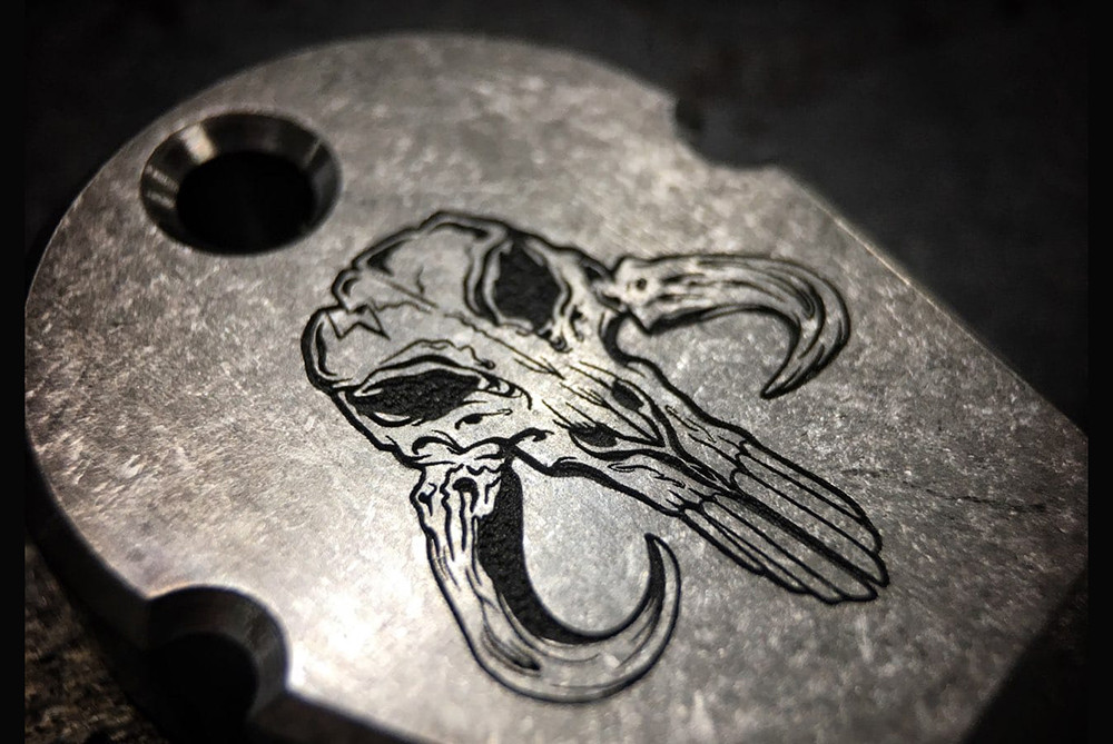 Zach Wood Strikeplate Titanium Mandalorian Super Falcon - Tactical