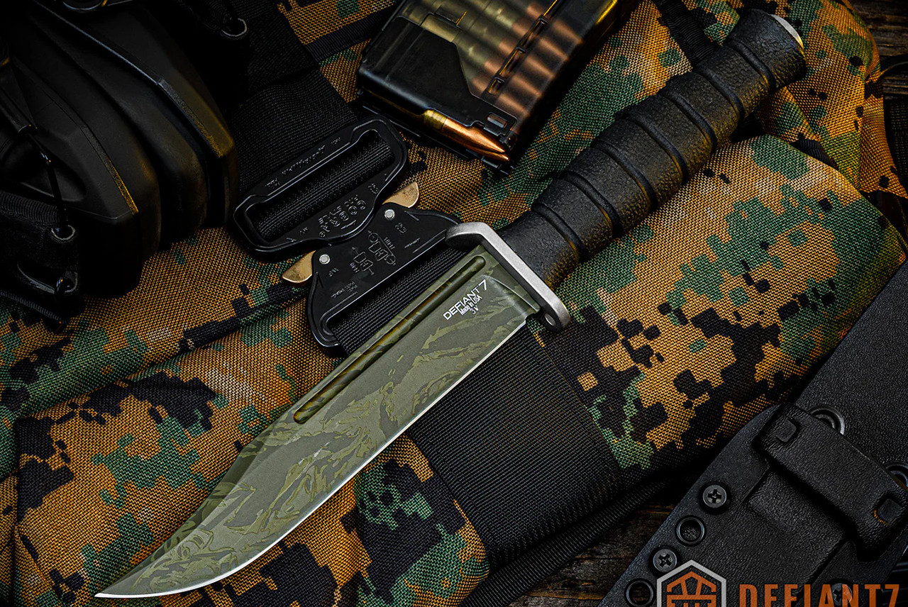 Defiant 7 Allen Elishewitz M320E Fixed Blade CPM 3V Tiger Stripe Blade w/ Black Polymer Handle and Sheath