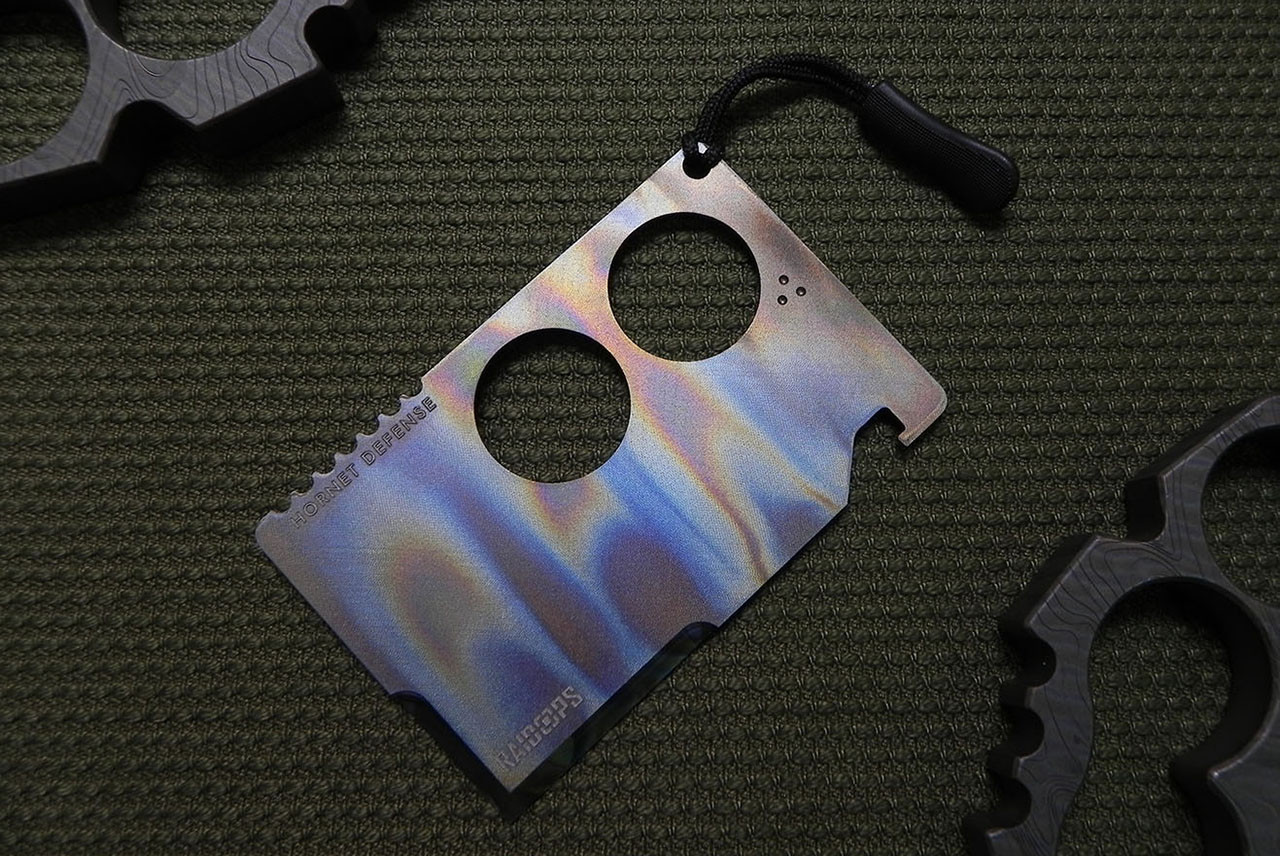 Raidops Hornet Defense Credit-C Type Card Tool Flamed Aurora Finish 
