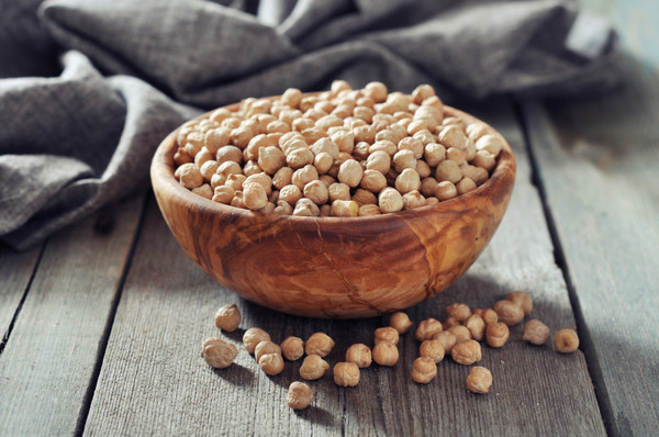 Picture of Chickpeas, part of what makes up Pea Protein 80%.