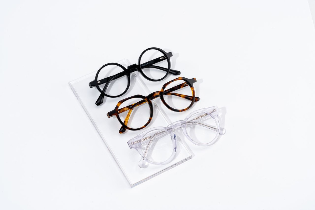 Quill Oval Readers