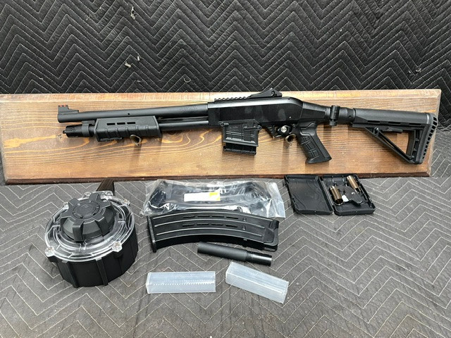 Used UNFIRED Canuck Recon 2 12 Gauge 3" w/20rnd Drum, 2 x 10rnd Mags, Chokes & Barrel Extension