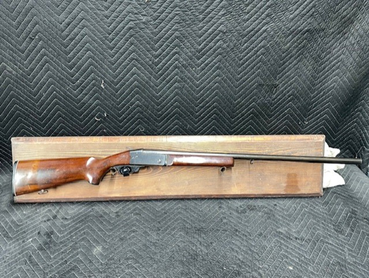 Used CIL 402 12 Gauge 2 3/4" 30" Fixed Full *Small Cracks in Stock, Lite Rust Spots* Used CIL 402 12 Gauge 2 3/4" 30" Fixed Full *Small Cracks in Stock, Lite Rust Spots*