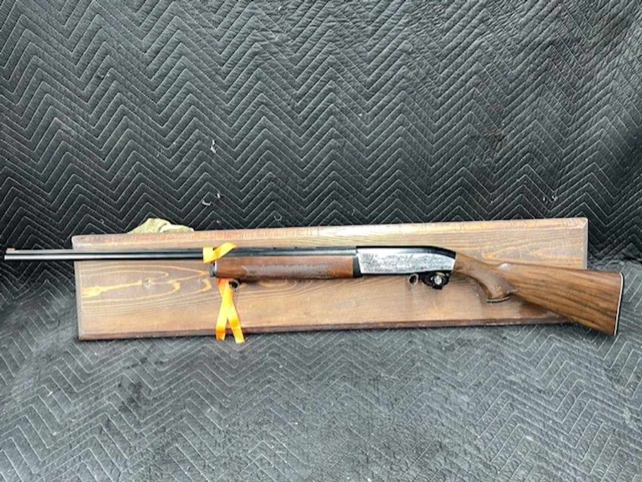 Used SKB Ithica XL900 12 Gauge 2 3/4" 30" Fixed Full *Bottom Corner of Stock Cracked Off*